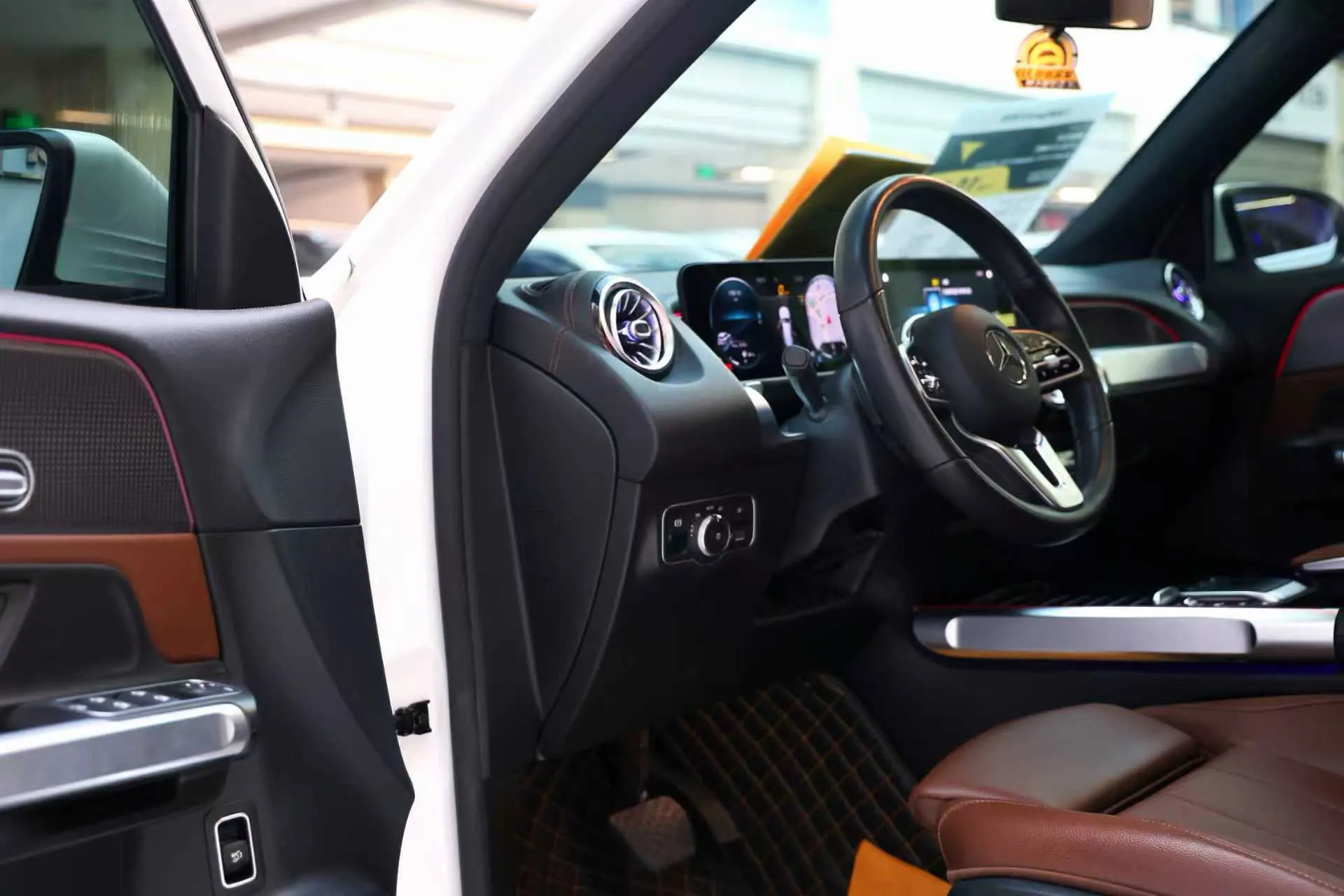Mercedes-Benz GLB, 2021 11