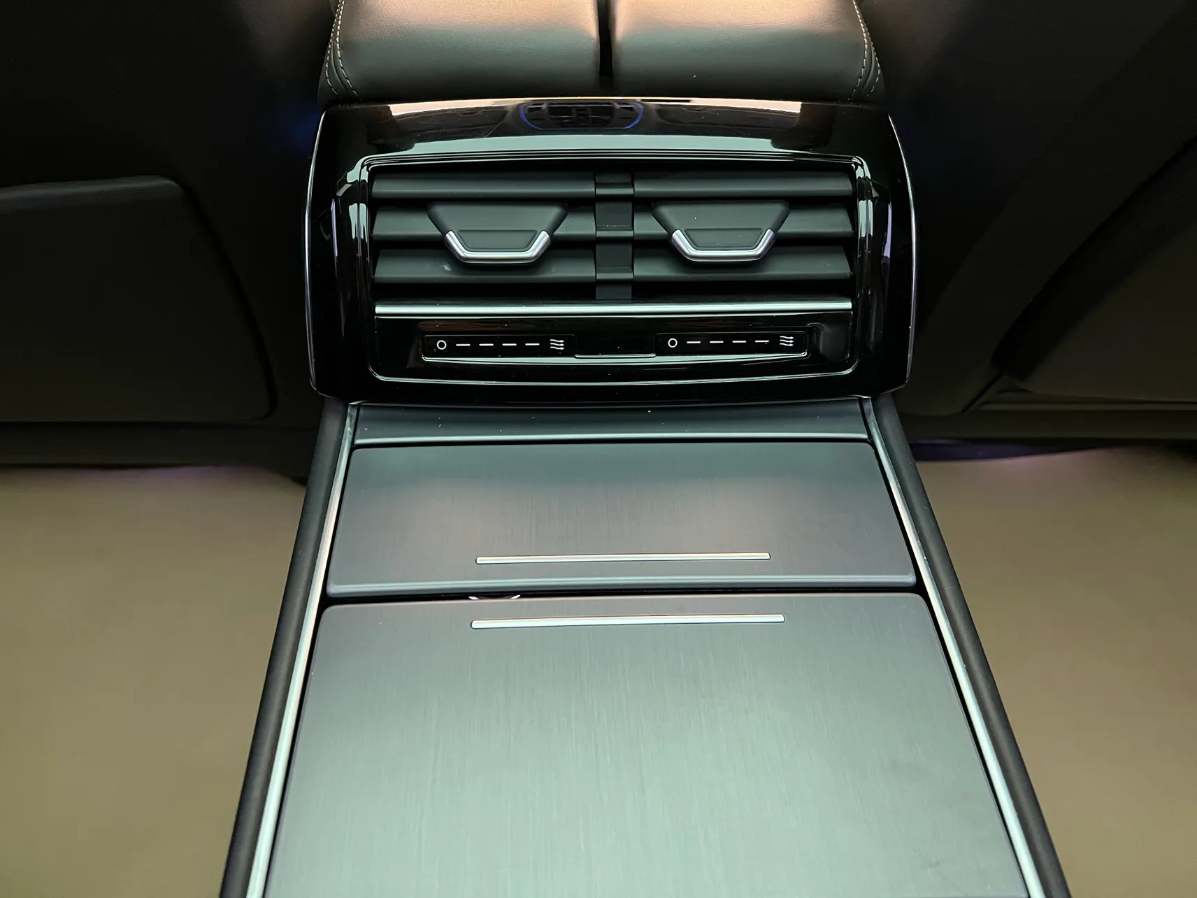Audi A8L 55 TFSI, 2021 36