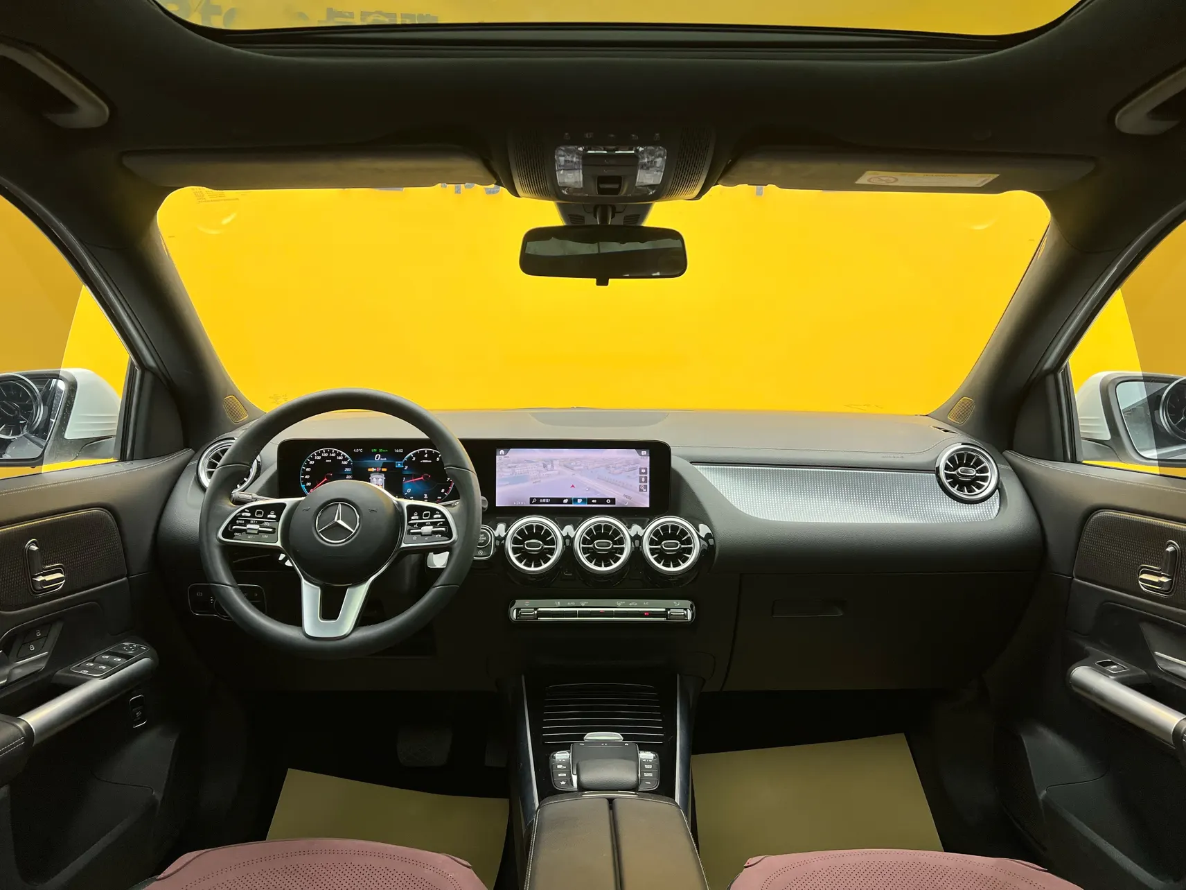 Mercedes-Benz GLA 200, 2022 35
