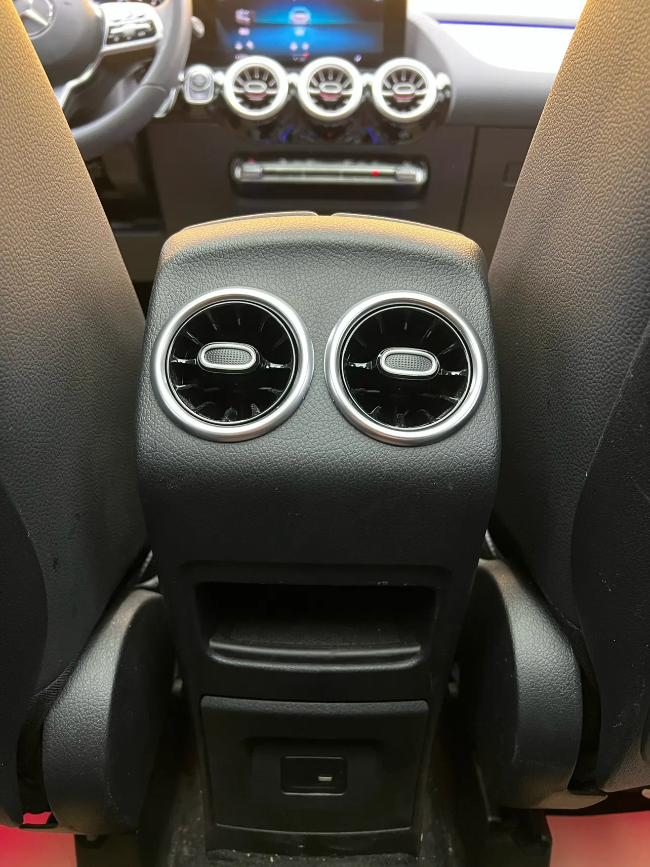 Mercedes-Benz GLA 200, 2022 27
