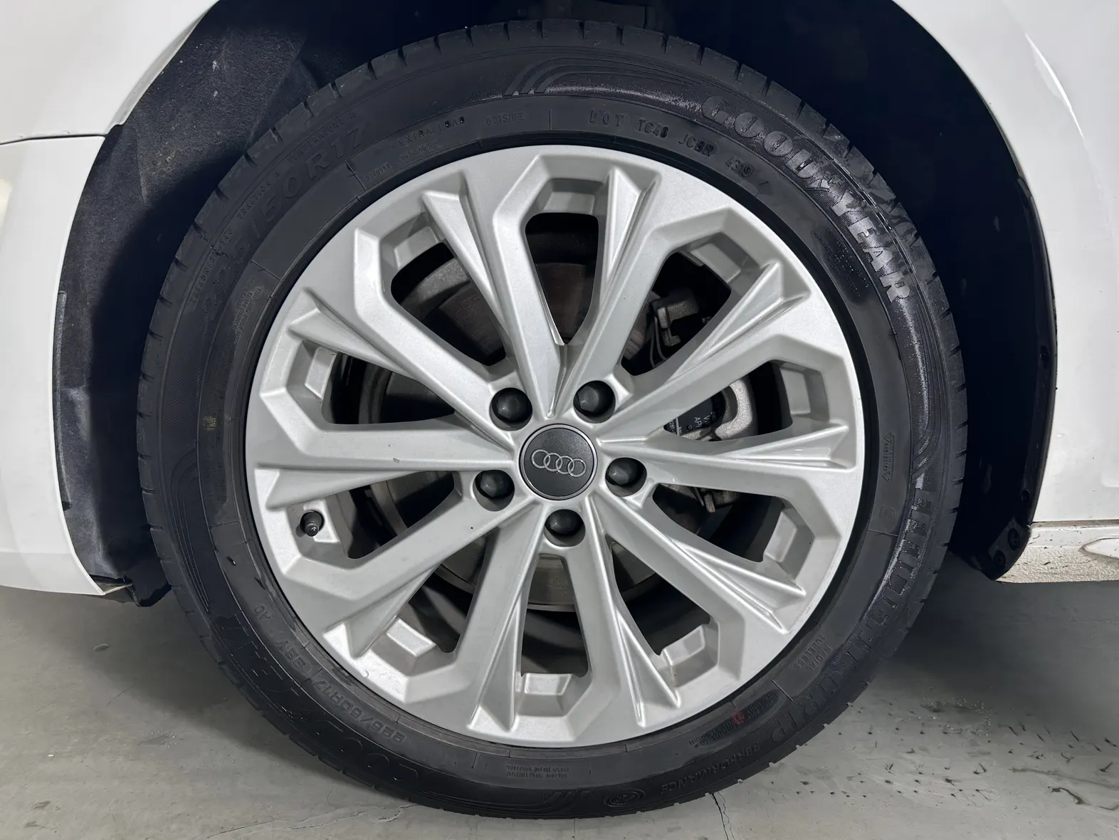 Audi A4L 40 TFSI, 2019 7