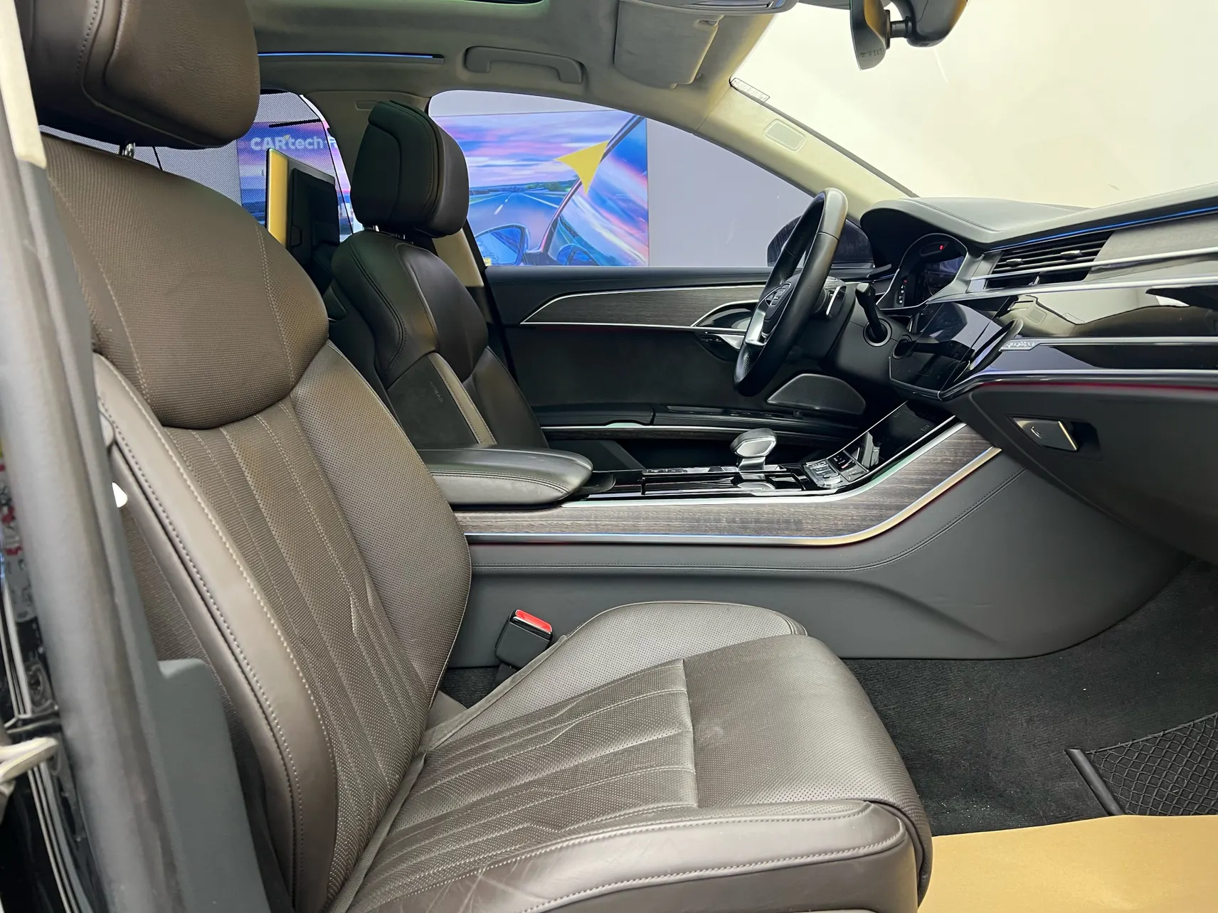 Audi A8L 55 TFSI, 2021 20