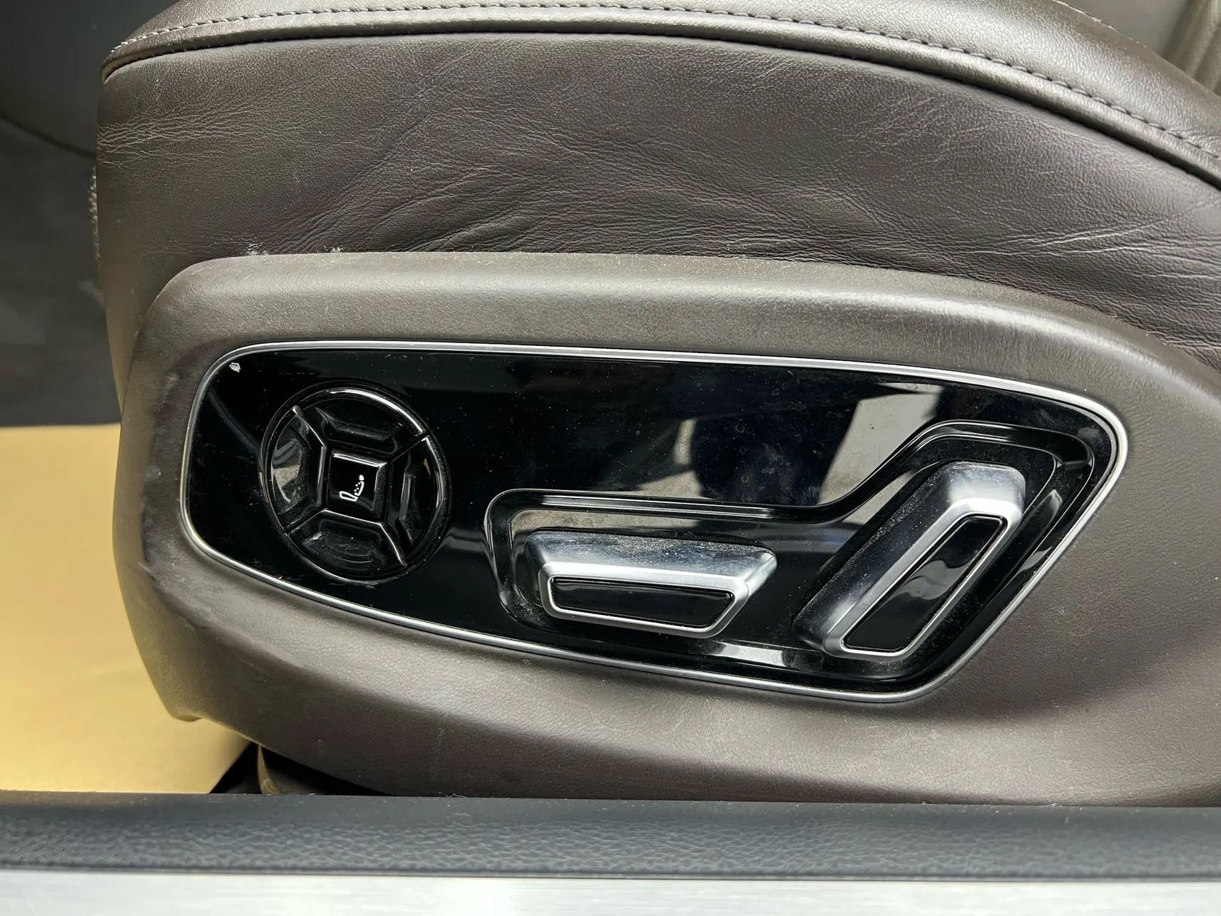Audi A8L 55 TFSI, 2021 35