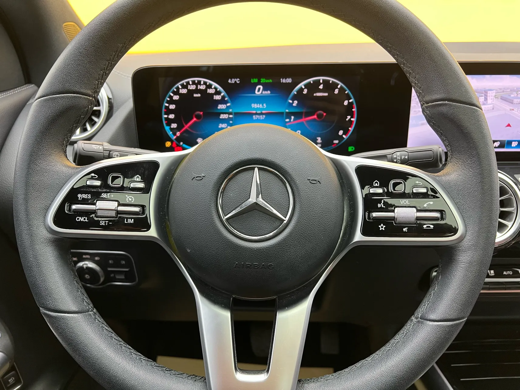Mercedes-Benz GLA 200, 2022 14