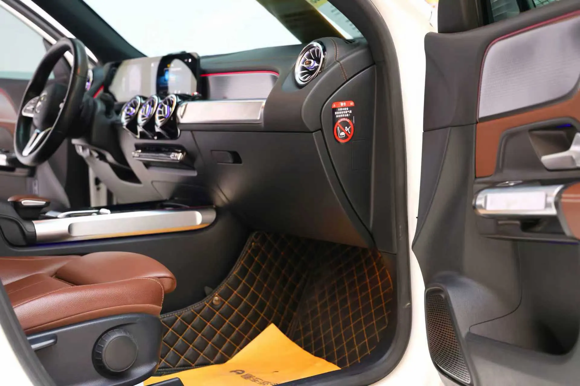 Mercedes-Benz GLB, 2021 12
