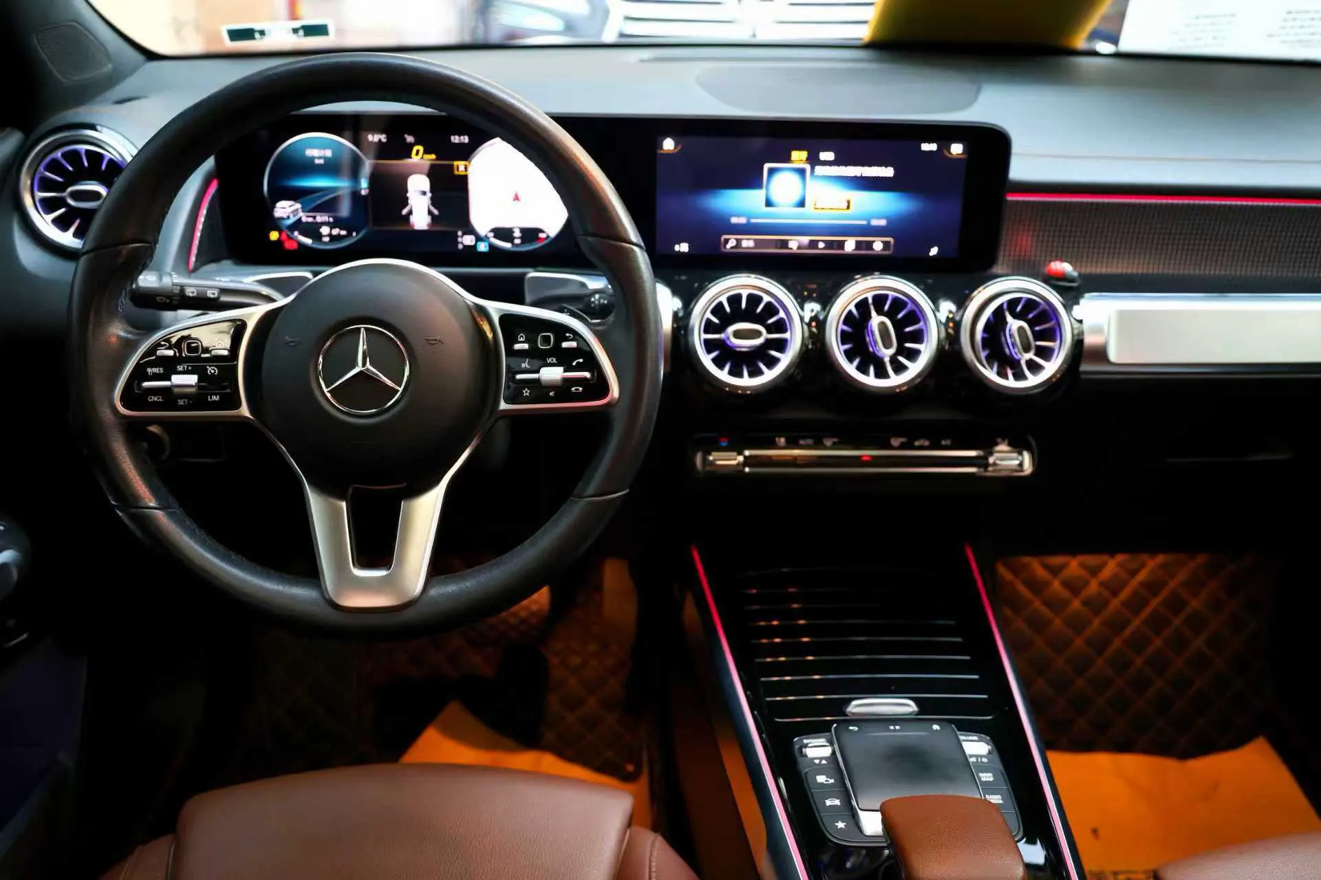 Mercedes-Benz GLB, 2021 9