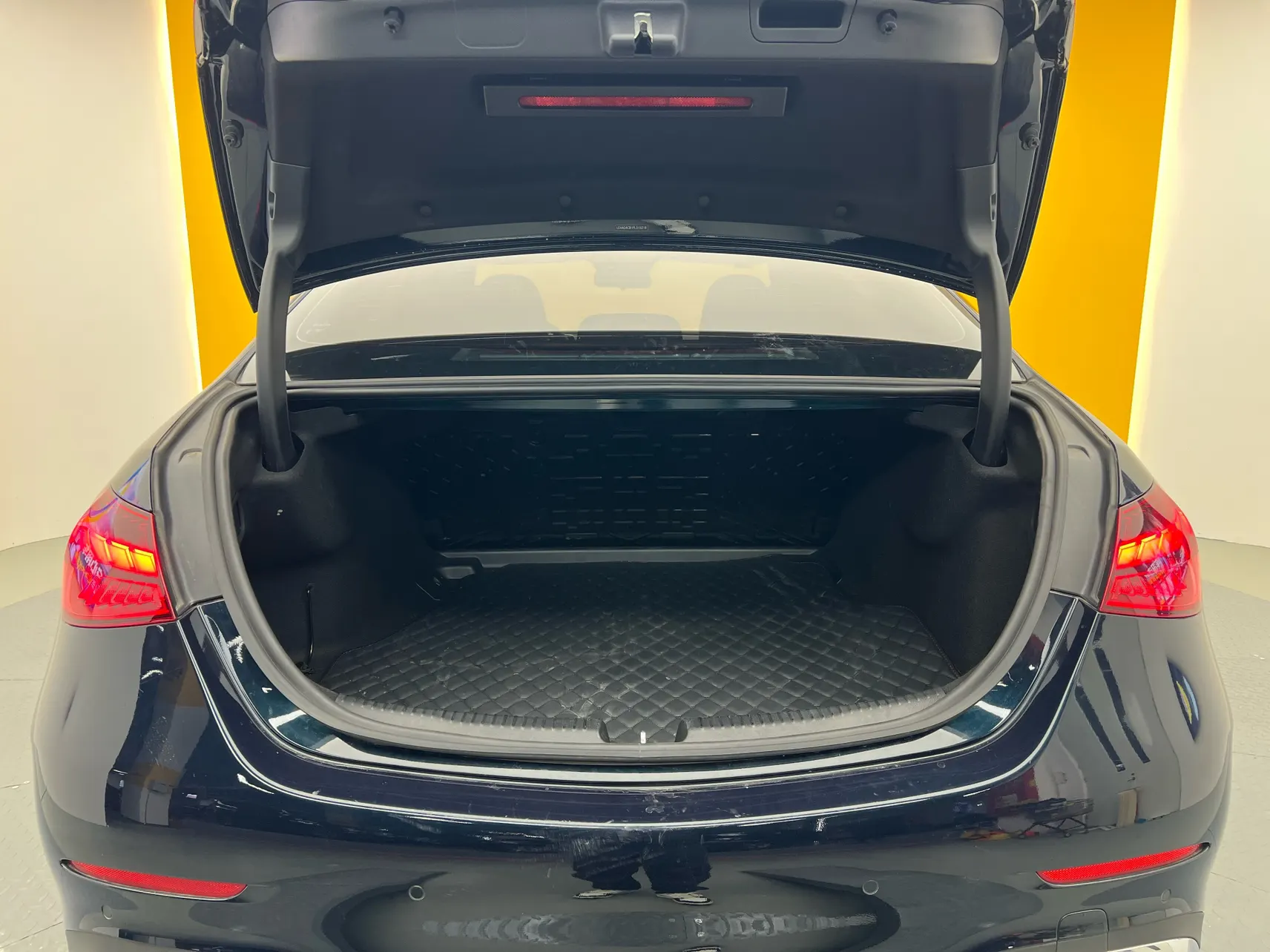 Mercedes-Benz C 260 L, 2024 4
