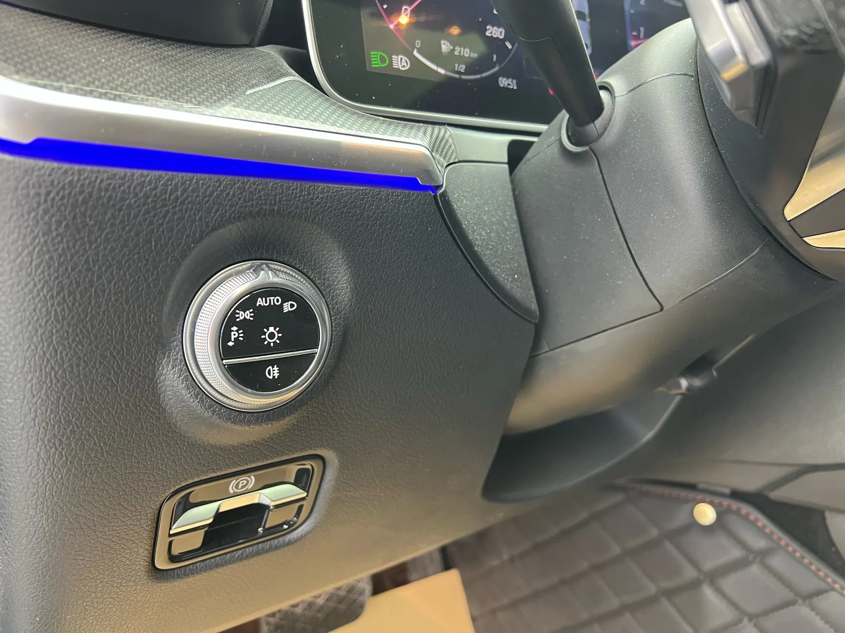 Mercedes-Benz C 260 L, 2024 19