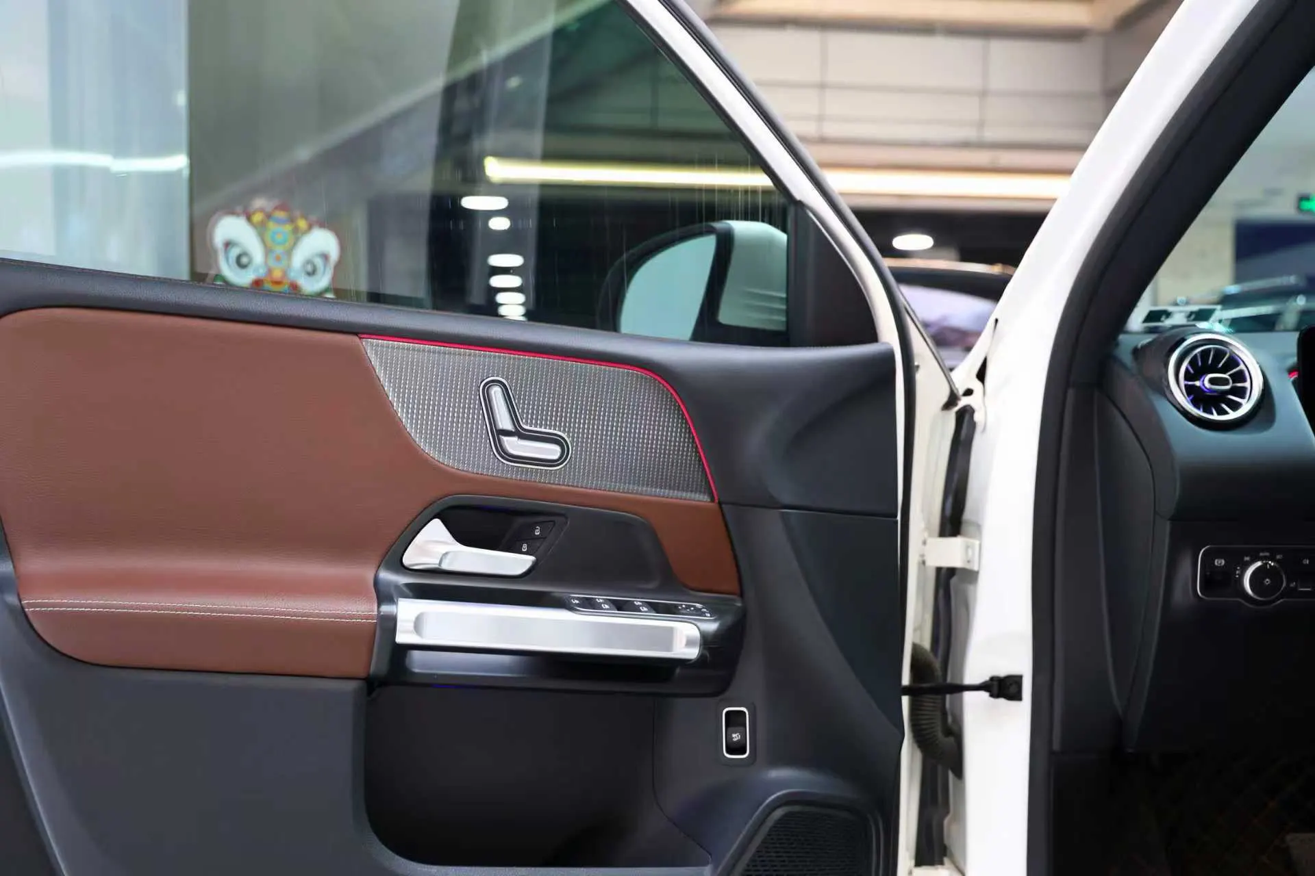 Mercedes-Benz GLB, 2021 10