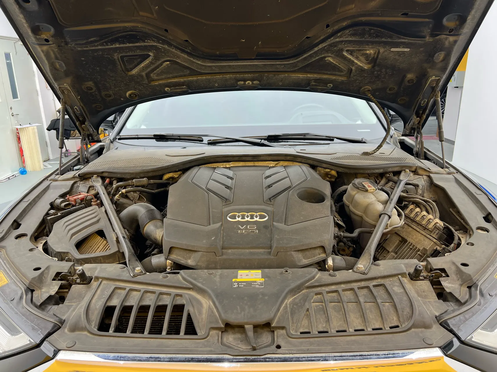 Audi A8L 55 TFSI, 2021 10