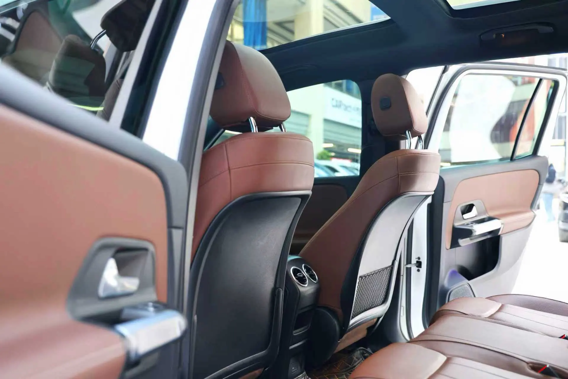Mercedes-Benz GLB, 2021 13