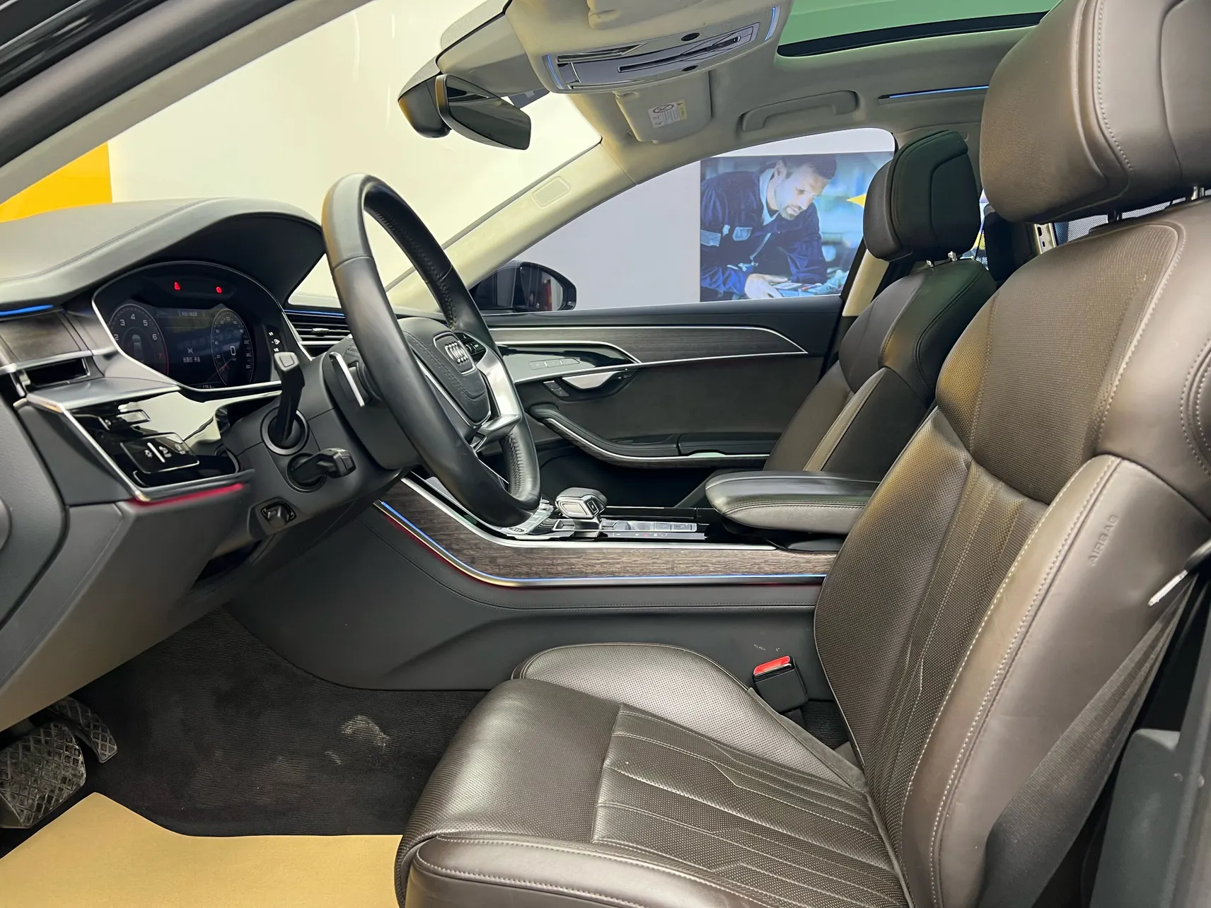 Audi A8L 55 TFSI, 2021 19