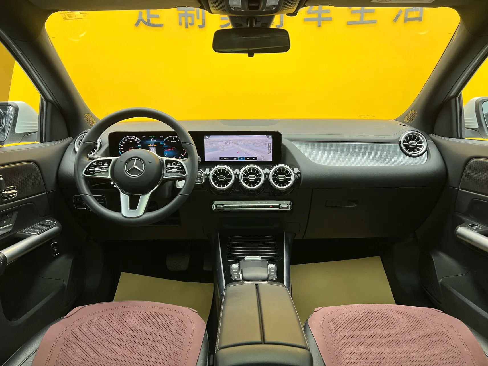 Mercedes-Benz GLA 200, 2022 36
