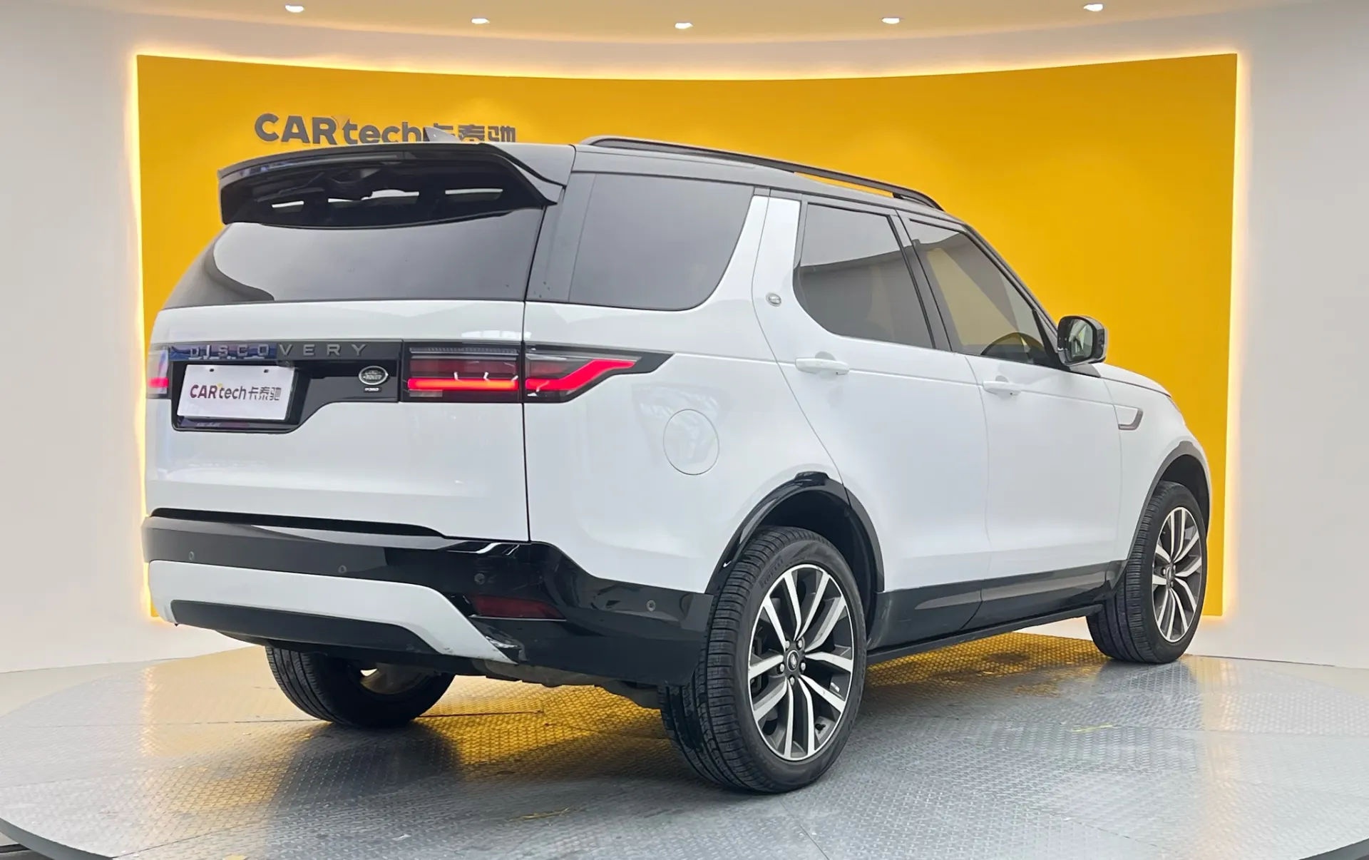 Land Rover Discovery, 2022 4