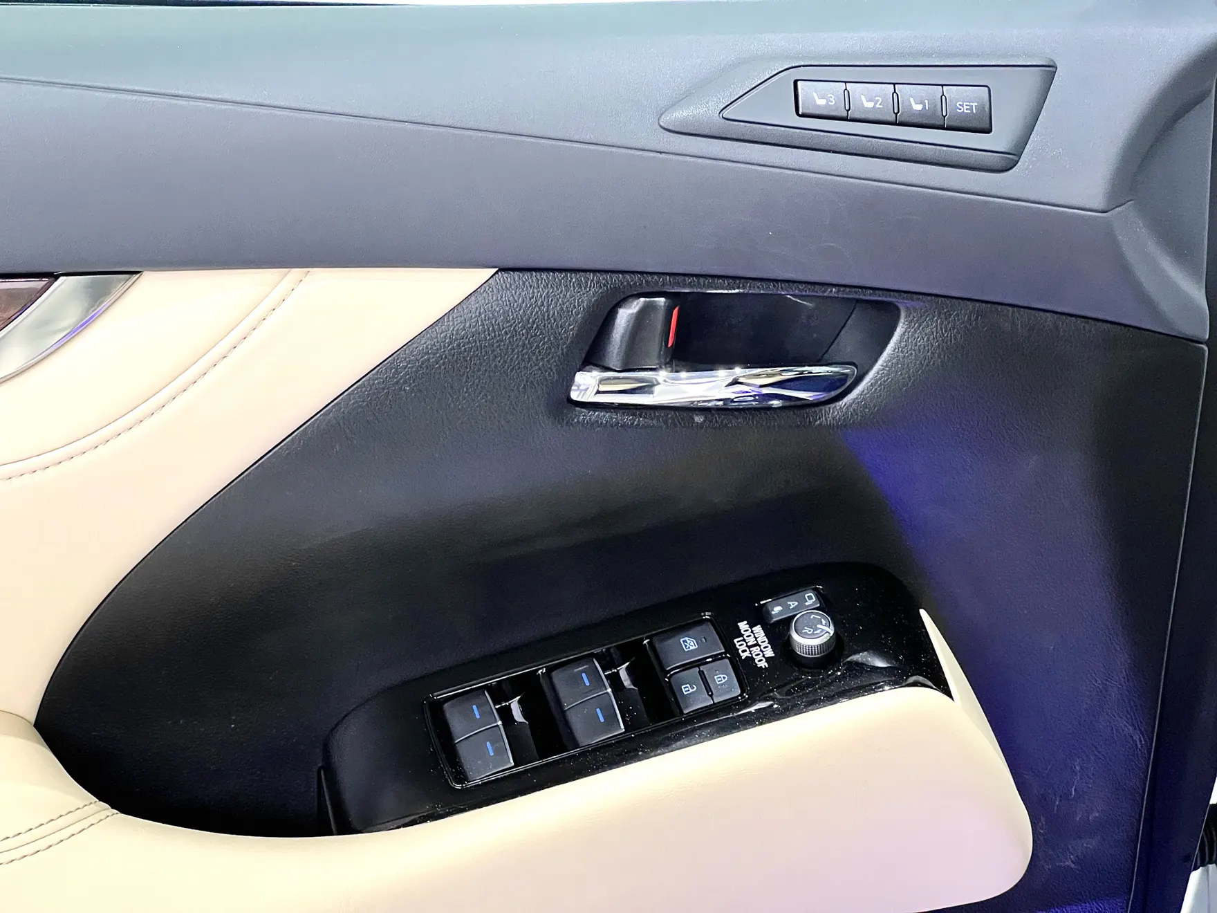 Toyota Alphard, 2023 42