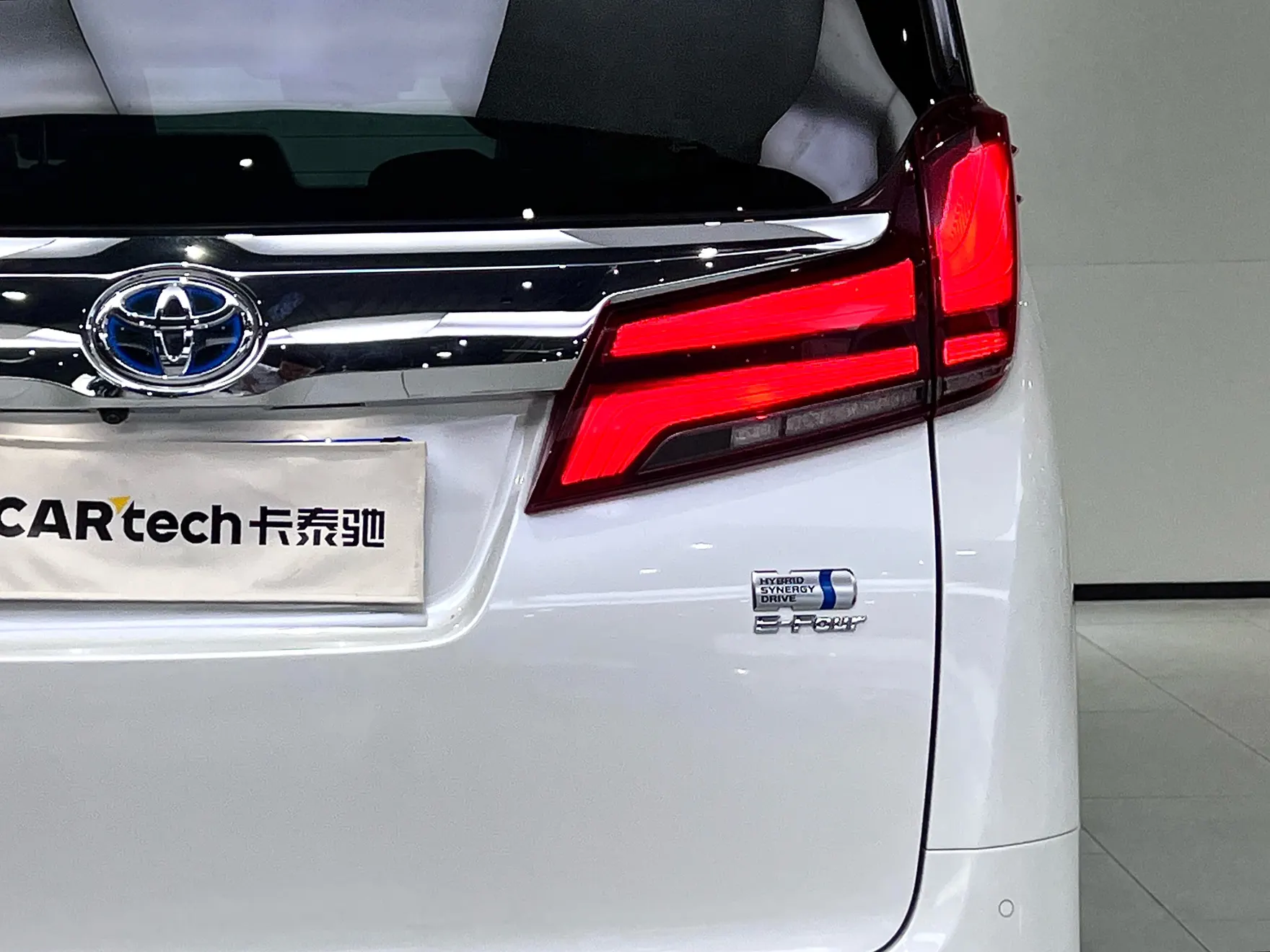 Toyota Alphard, 2023 12