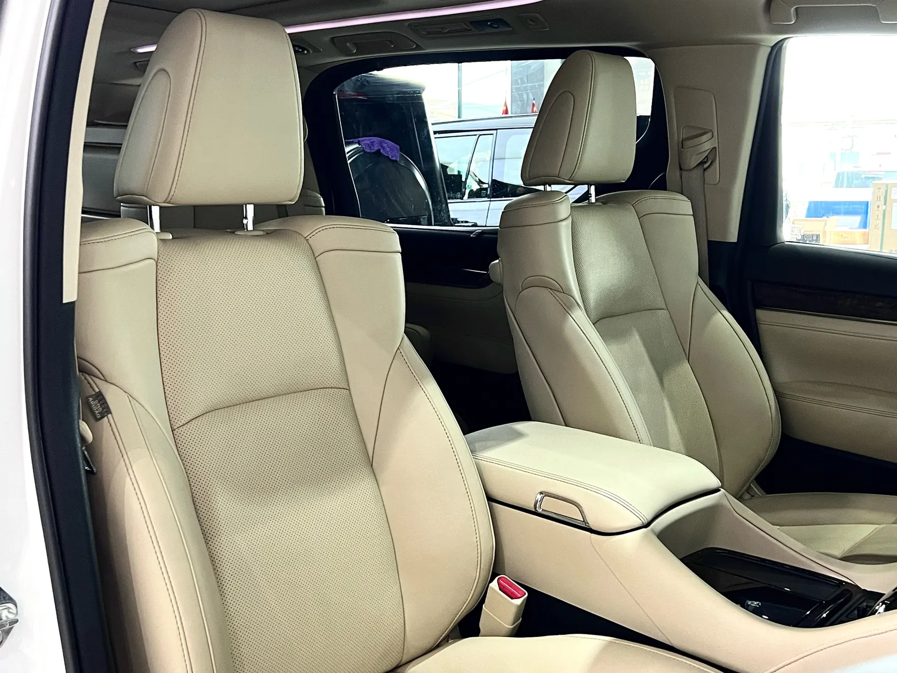 Toyota Alphard, 2023 38