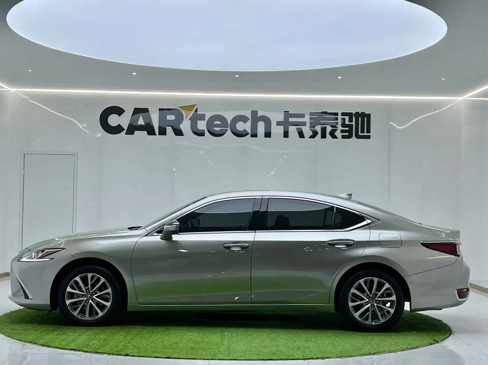 Lexus ES 200, 2024 6