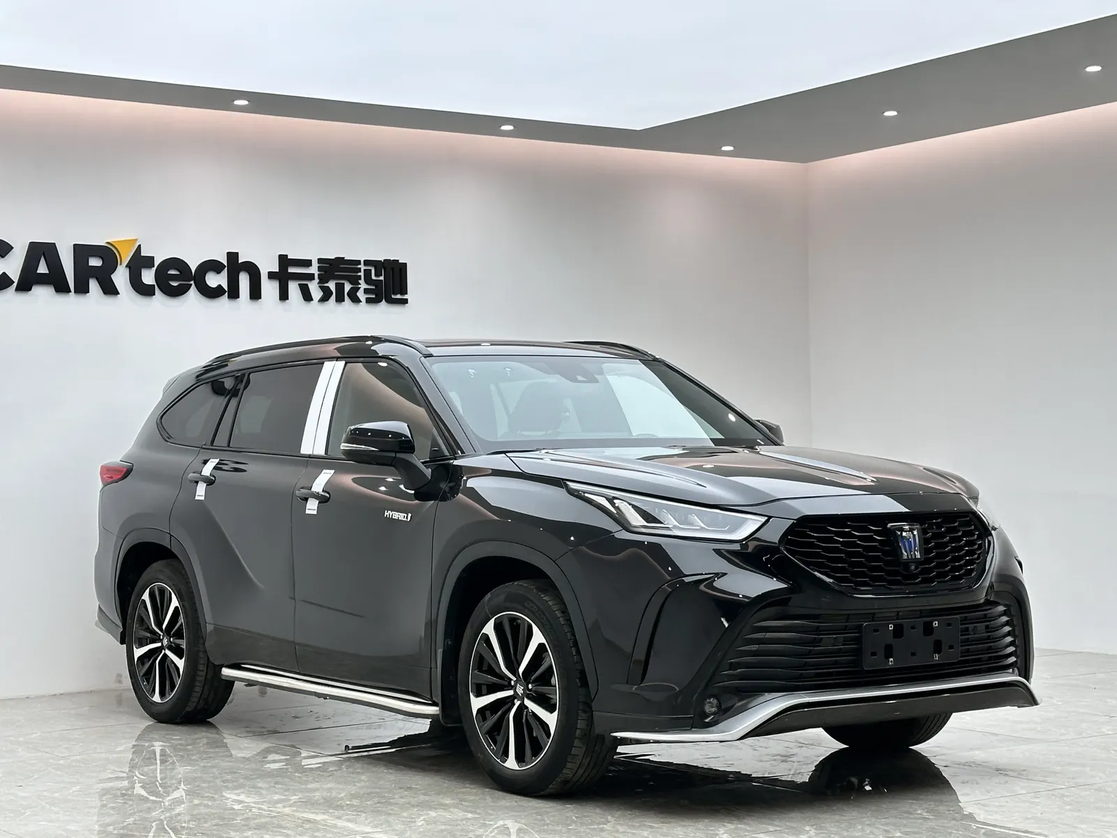 Toyota Crown, 2022 все фото