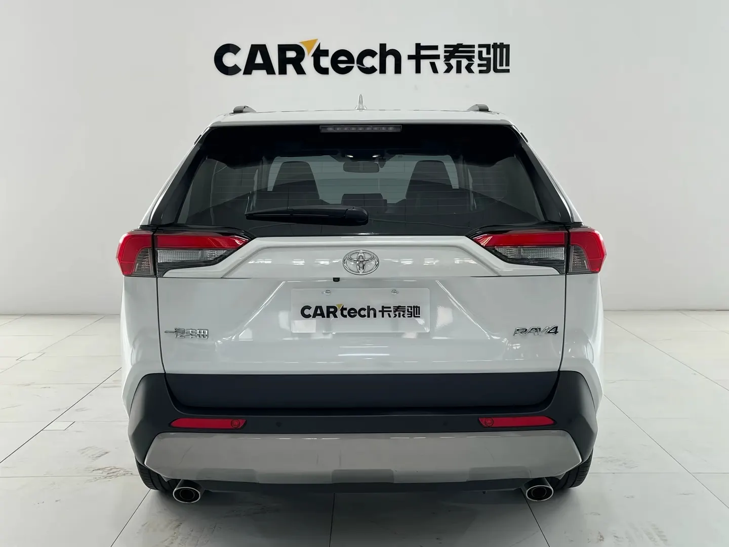 Toyota RAV4, 2024 все фото