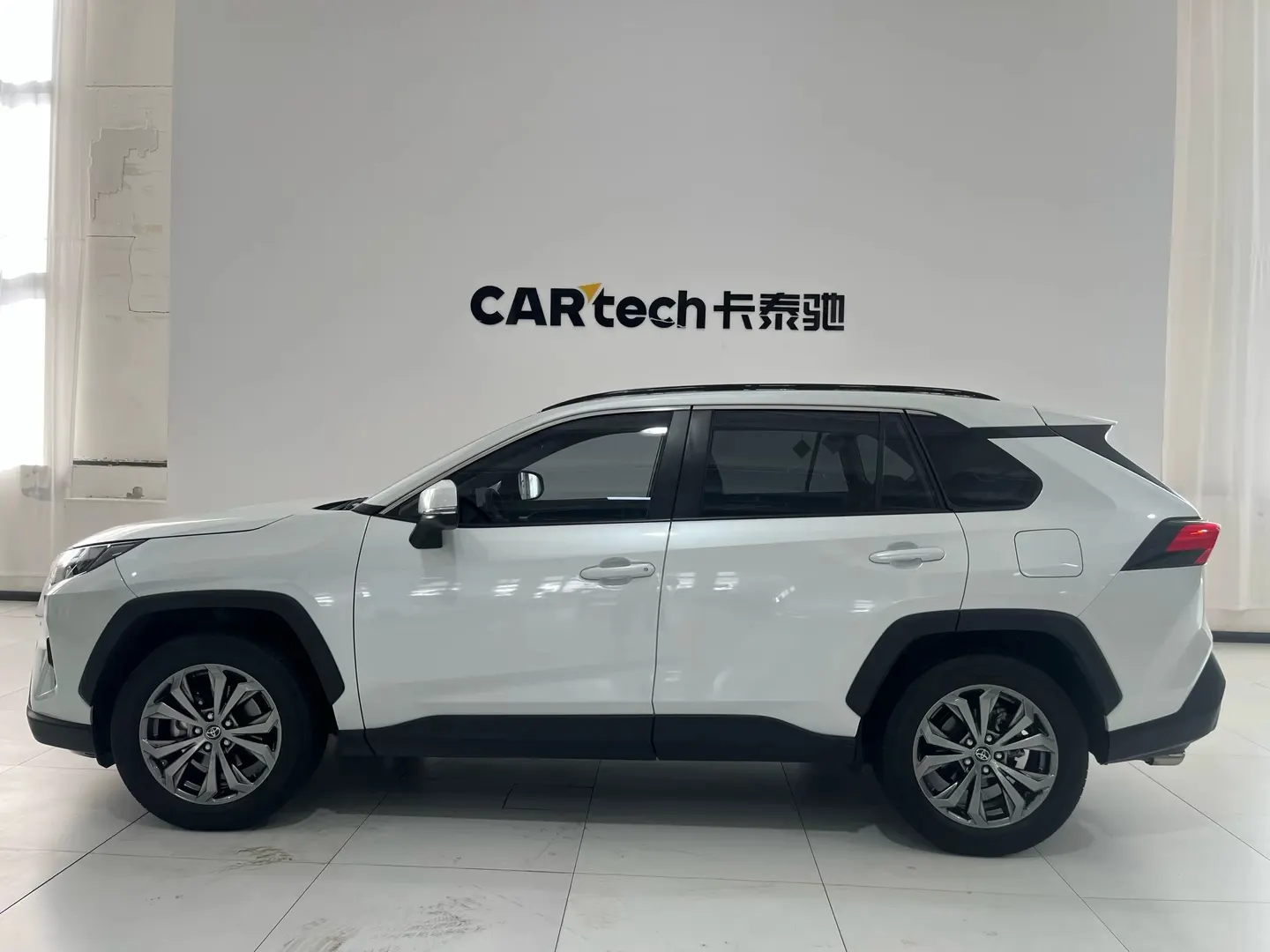 Toyota RAV4, 2024 7