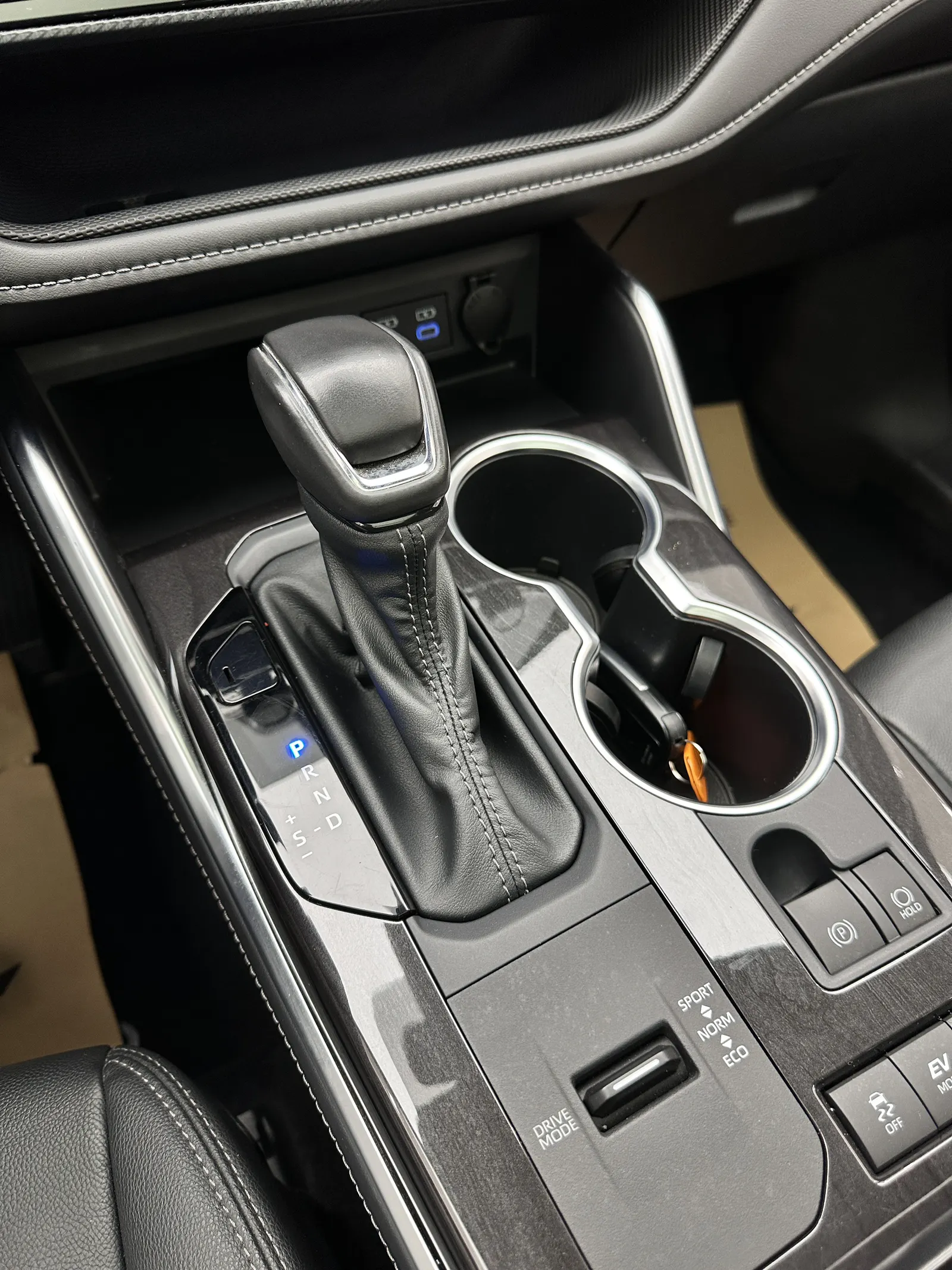 Toyota Crown, 2022 14