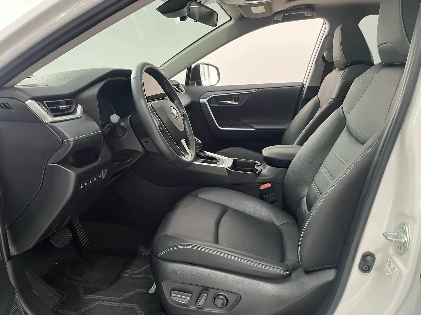 Toyota RAV4, 2024 14