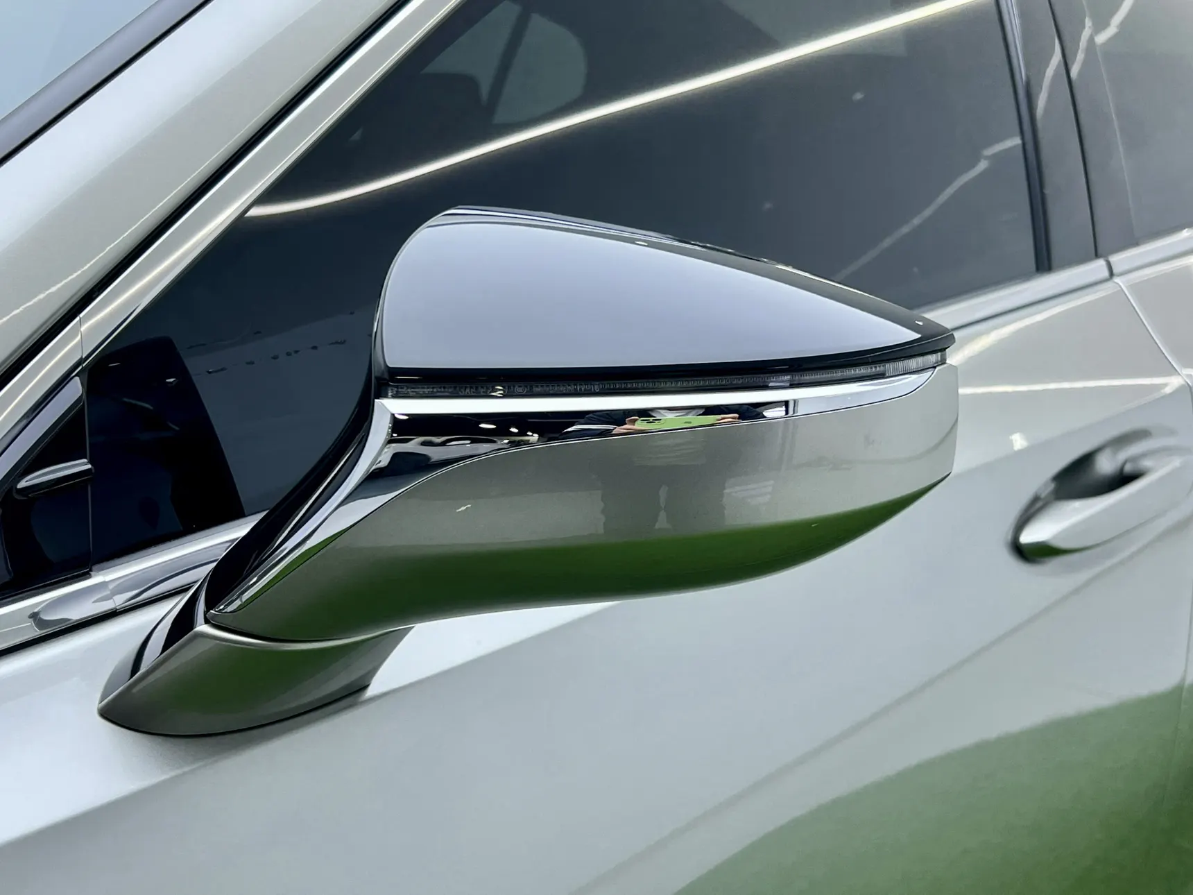 Lexus ES 200, 2024 все фото