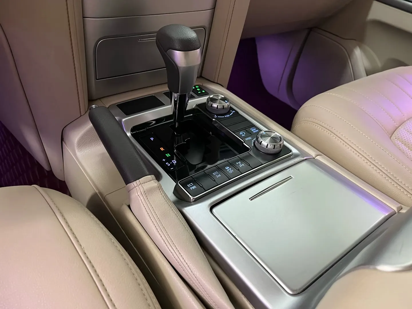 Toyota Land Cruiser, 2019 16
