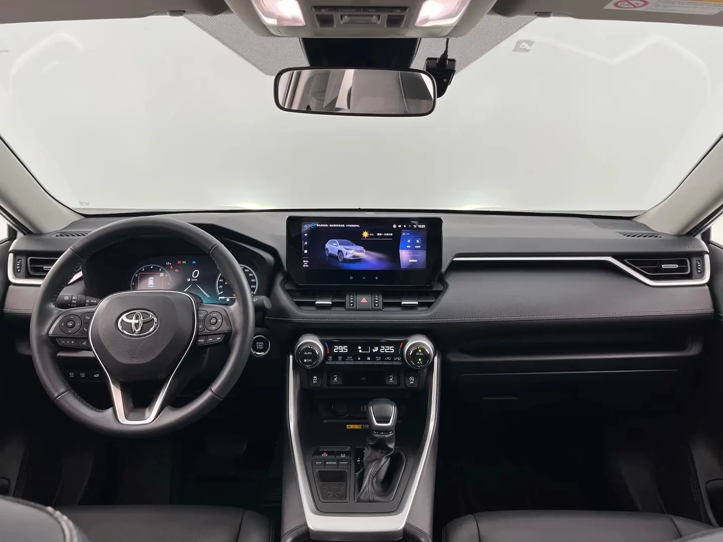 Toyota RAV4, 2024 11