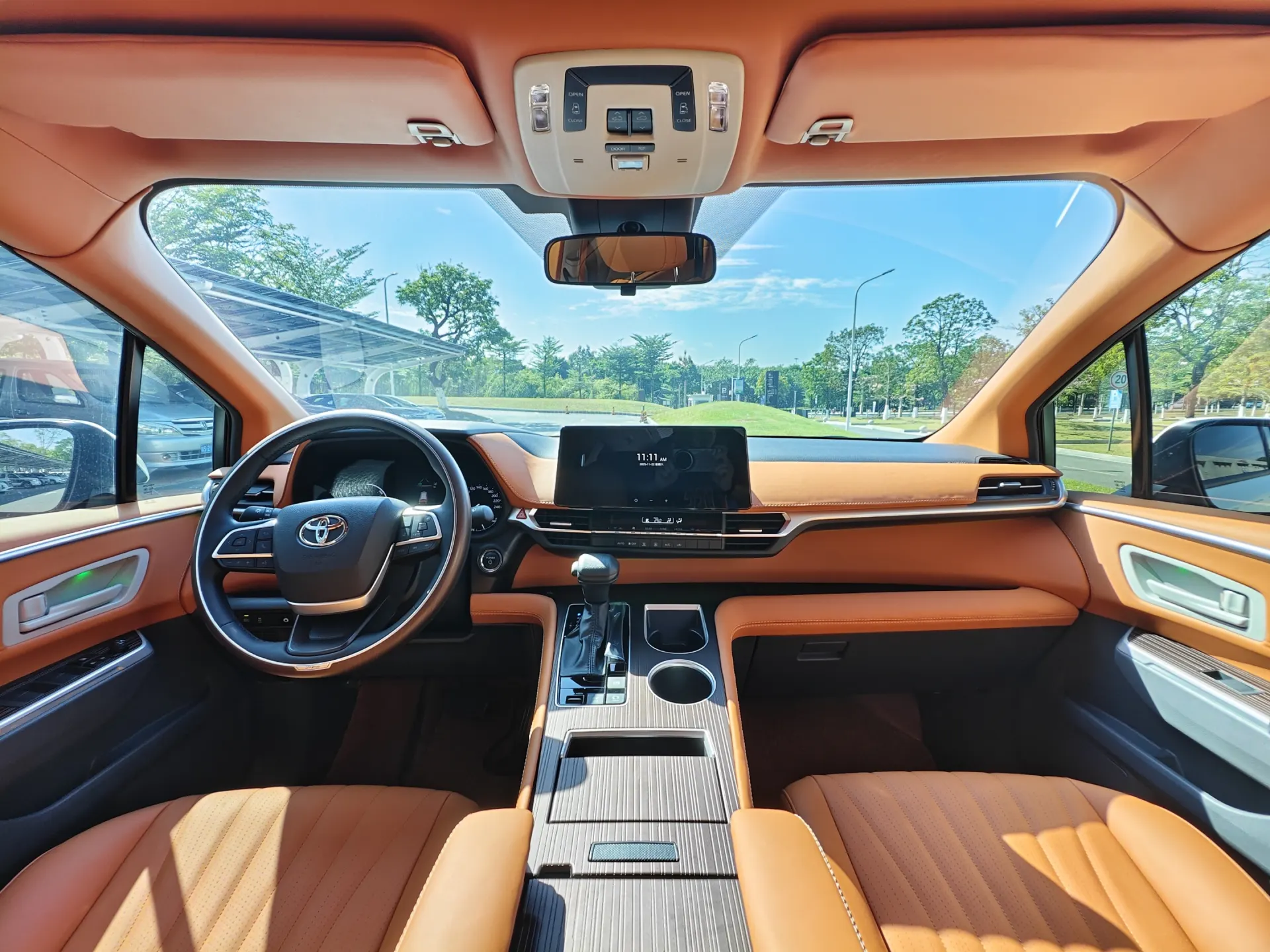 Toyota Granvia, 2024 9