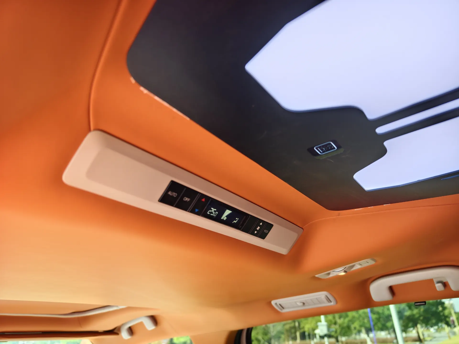Toyota Granvia, 2024 33