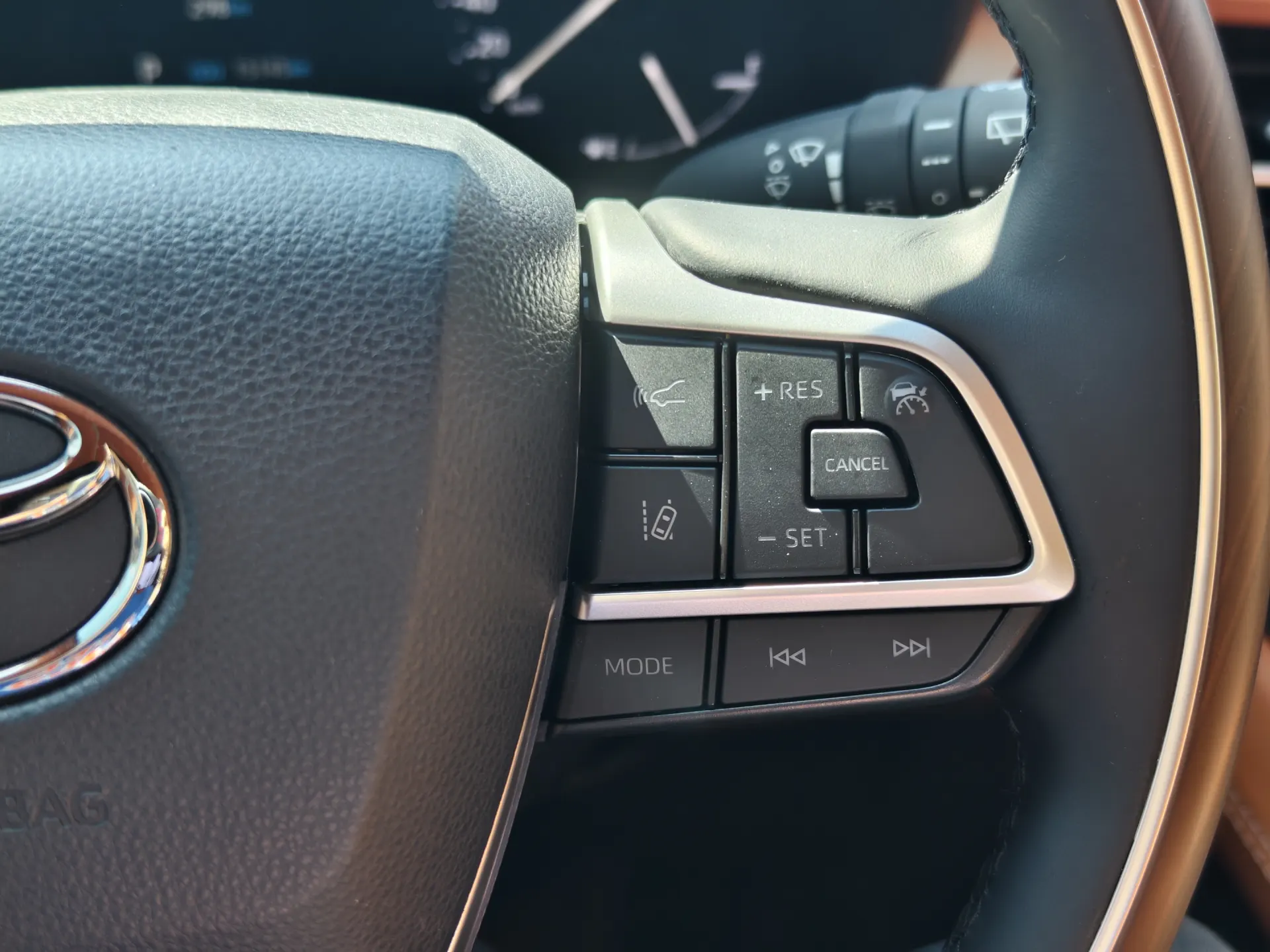 Toyota Granvia, 2024 26