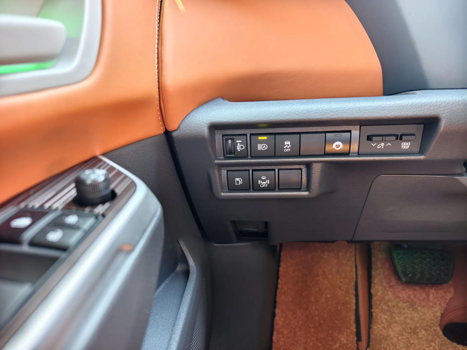Toyota Granvia, 2024 27