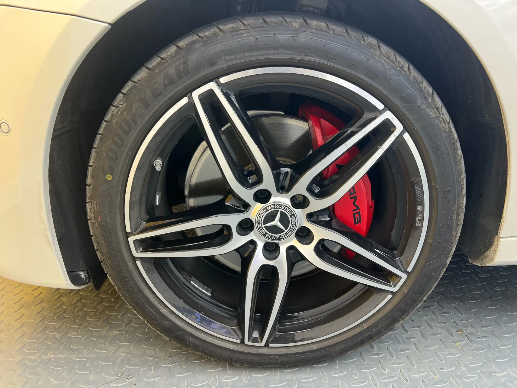 Mercedes-Benz E 300 L, 2019 9