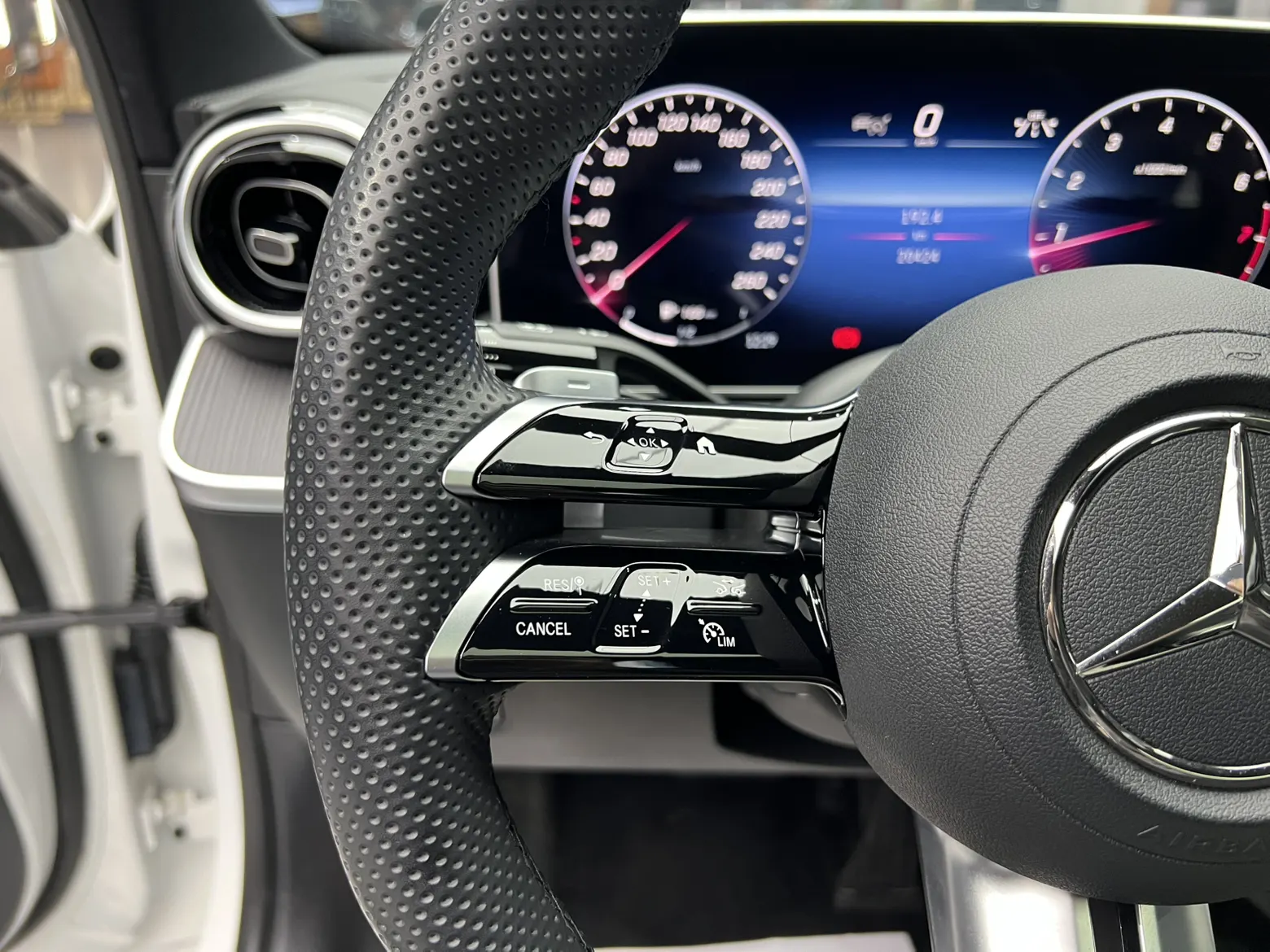 Mercedes-Benz C 200 L, 2024 15