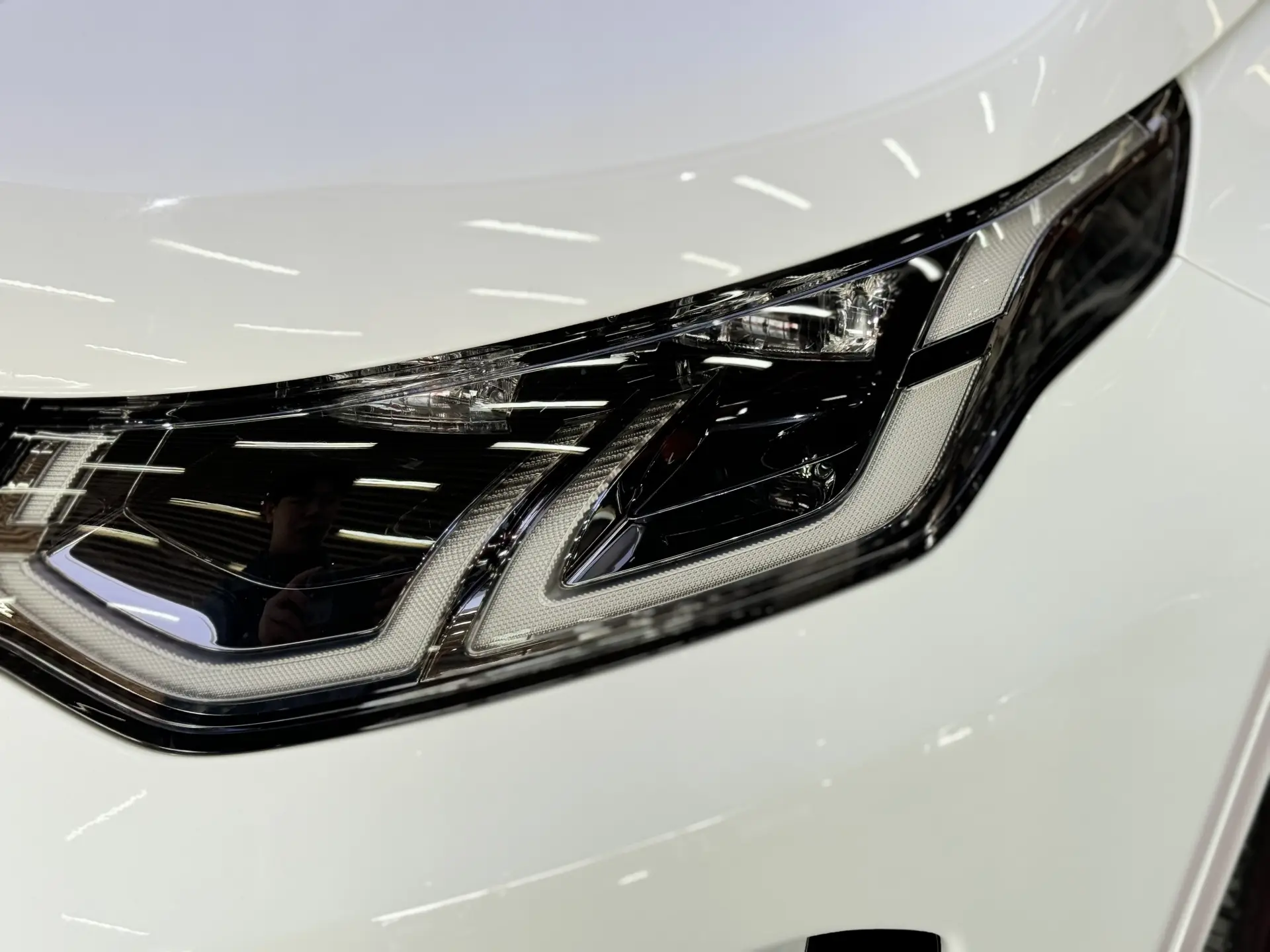 Land Rover Discovery Sport, 2023 9