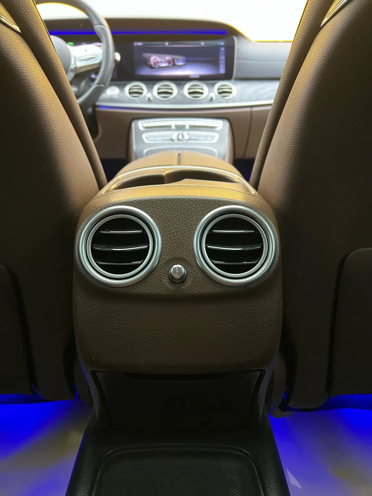 Mercedes-Benz E 260 L, 2019 34