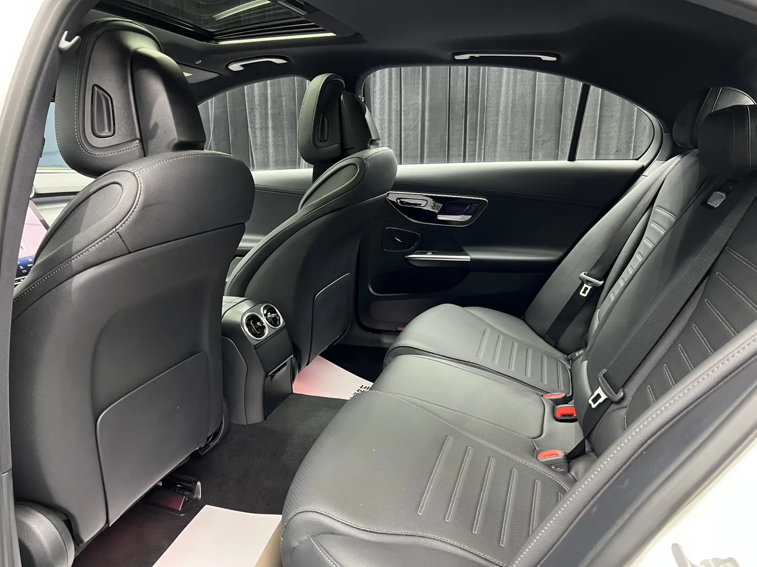 Mercedes-Benz C 200 L, 2024 26
