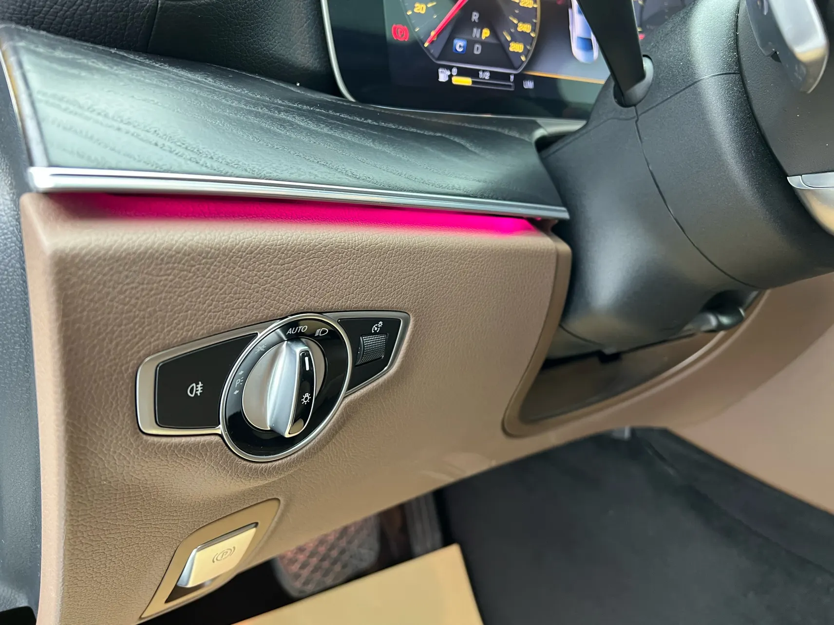 Mercedes-Benz E 260 L, 2019 23