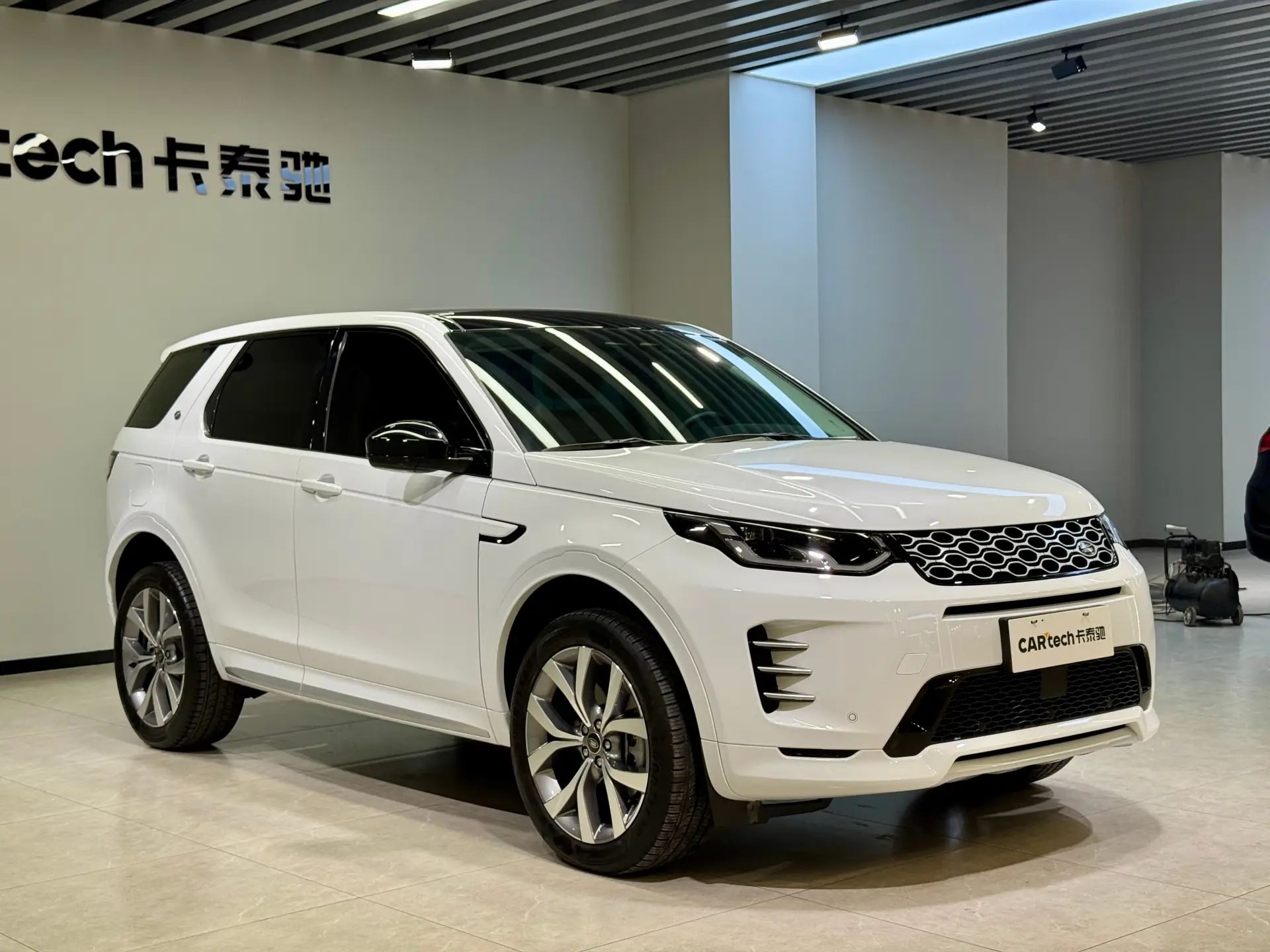 Land Rover Discovery Sport, 2025 3