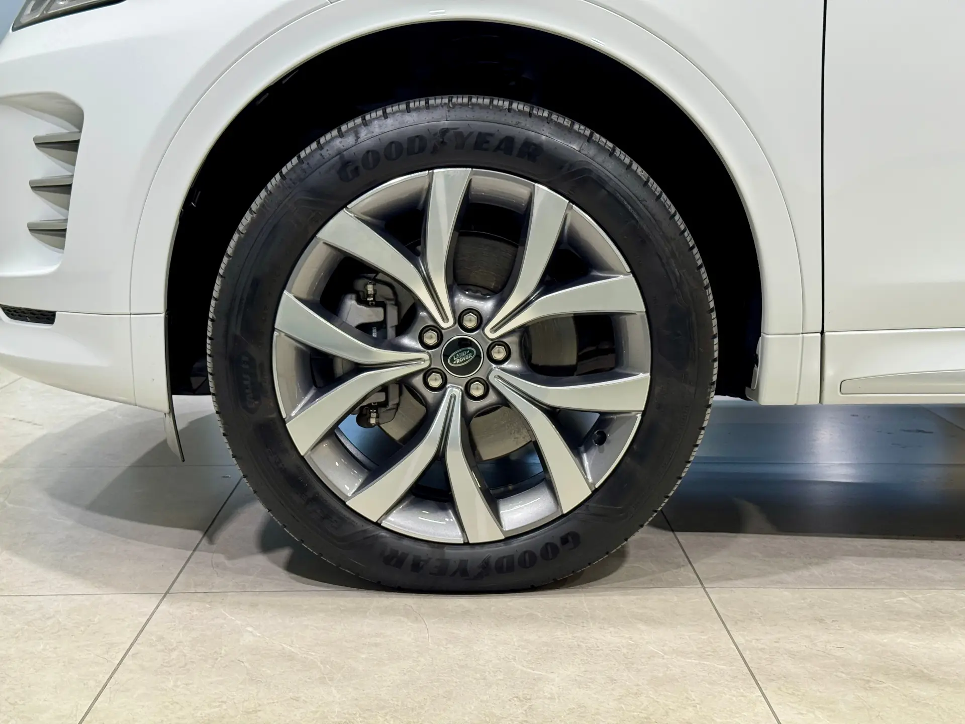Land Rover Discovery Sport, 2025 10