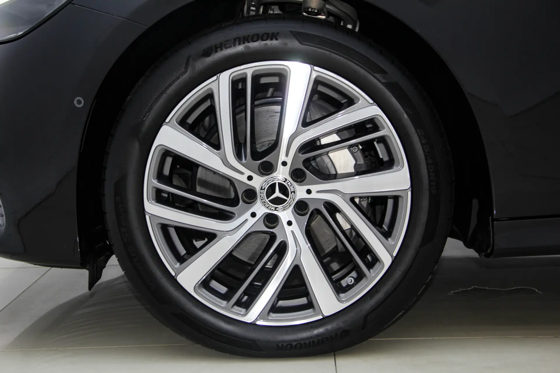 Mercedes-Benz E 300 L, 2024 9