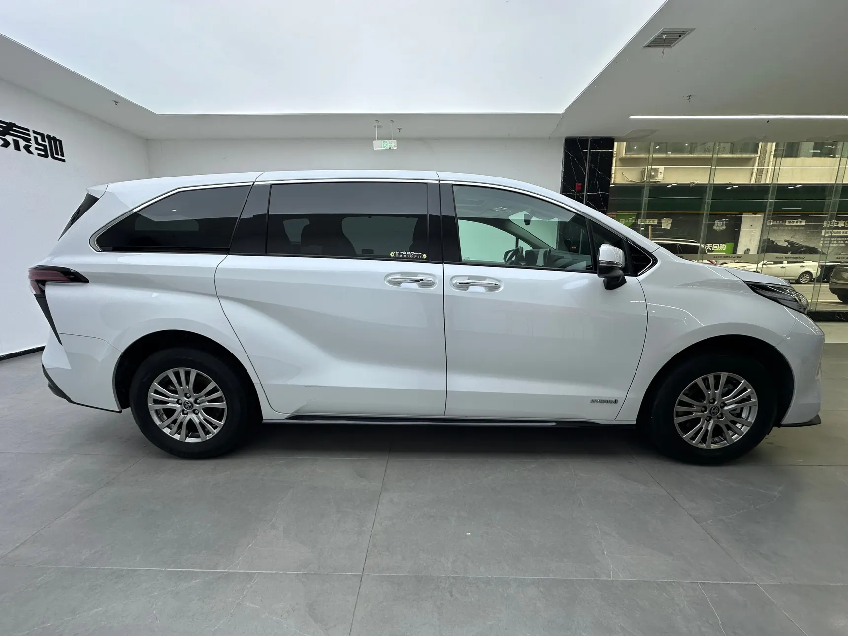 Toyota Sienna, 2023 4
