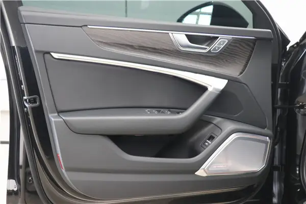 Audi A6L 45 TFSI, 2025 10