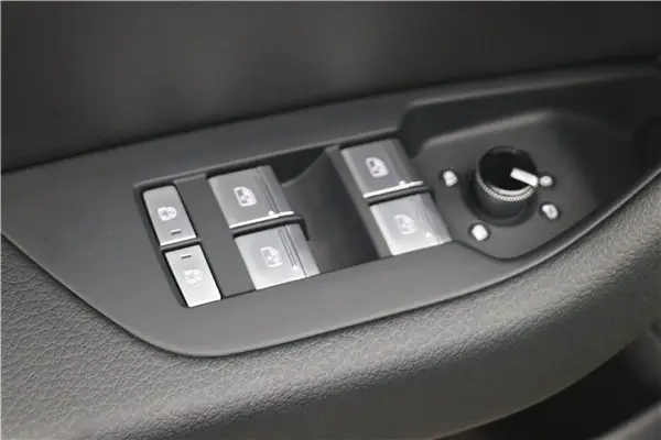 Audi A6L 45 TFSI, 2025 11