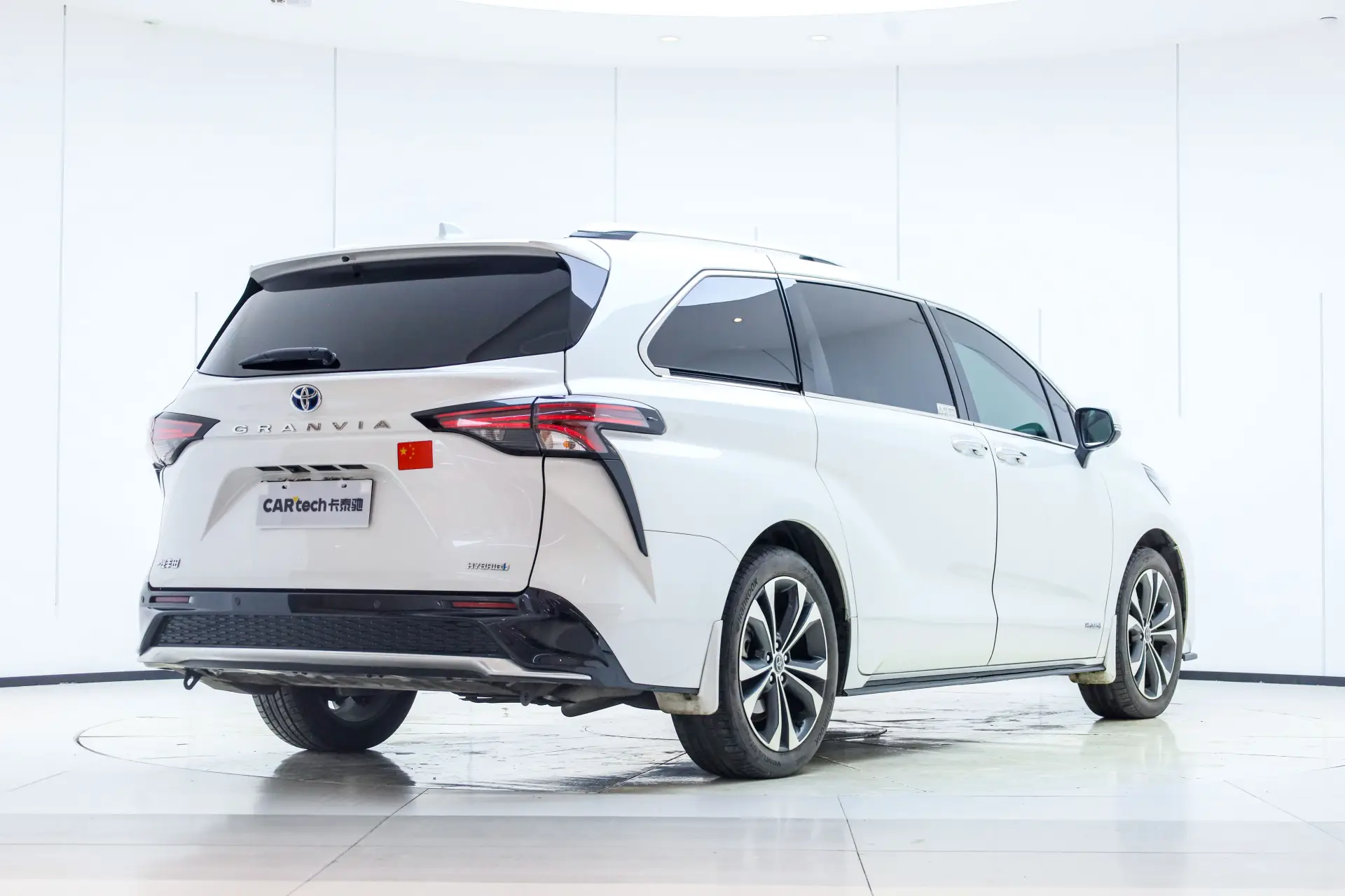 Toyota Granvia, 2023 7