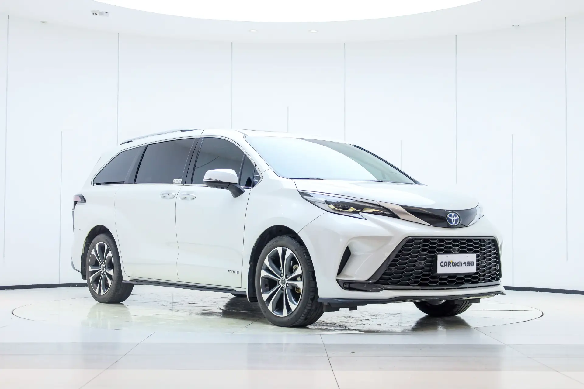 Toyota Granvia, 2023 все фото