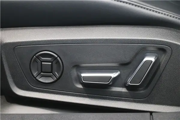 Audi A6L 45 TFSI, 2025 12