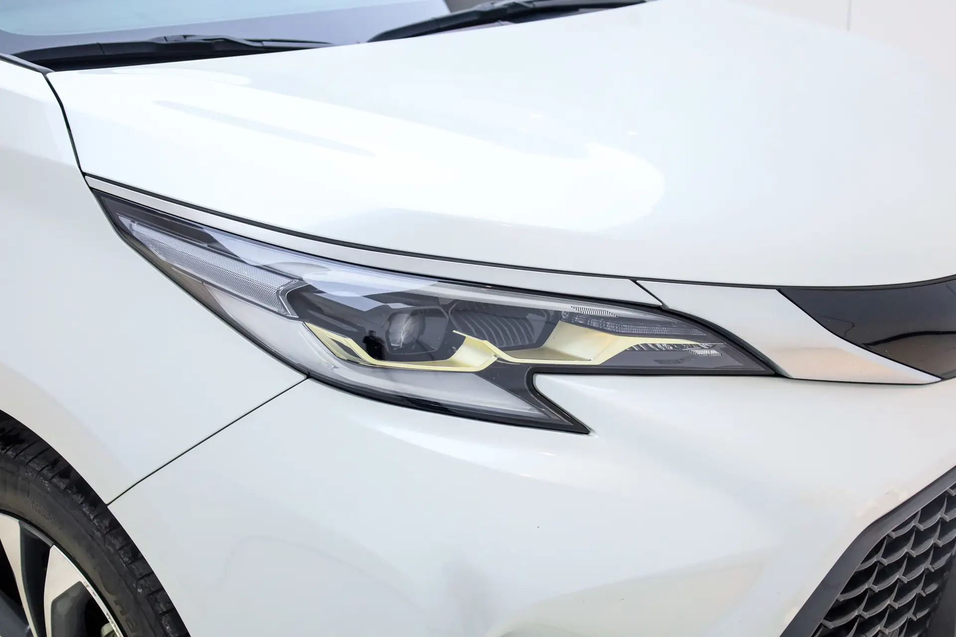 Toyota Granvia, 2023 9